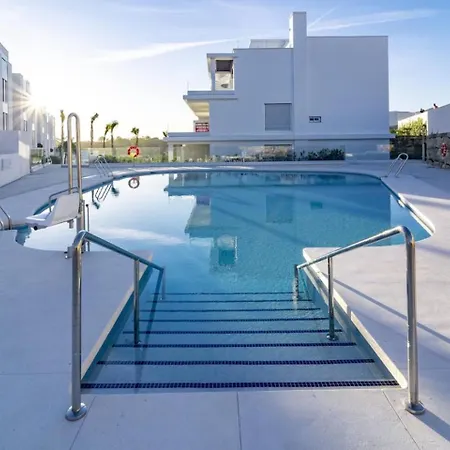 Lm12b- Exclusive 2 Bedroom In Le Mirage Apartmán Estepona